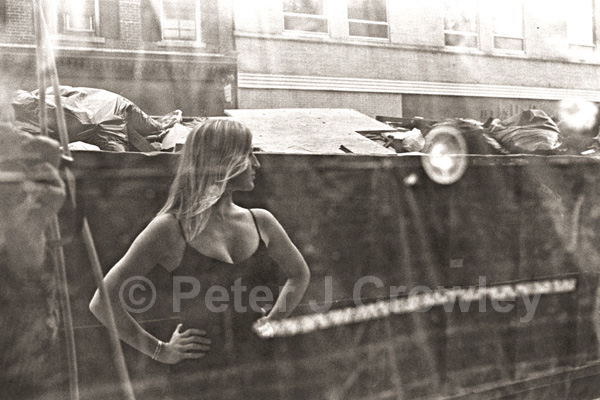 bw-ModelLayeredLife-MandDumpsterDowntown-20-08-8A